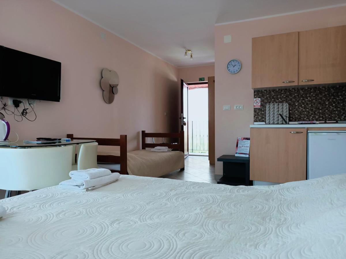 Aparthotel Viola Pjescana Uvala Zewnętrze zdjęcie