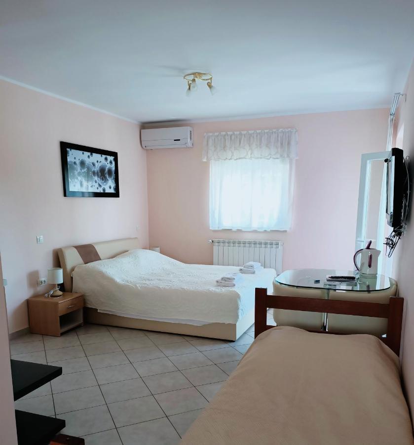 Aparthotel Viola Pjescana Uvala Zewnętrze zdjęcie