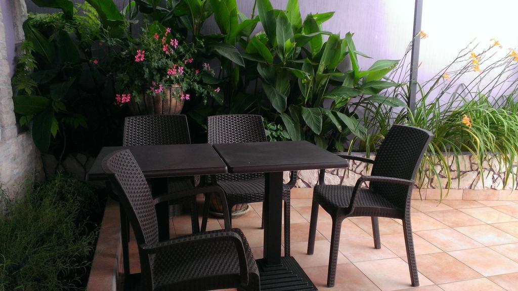 Aparthotel Viola Pjescana Uvala Zewnętrze zdjęcie