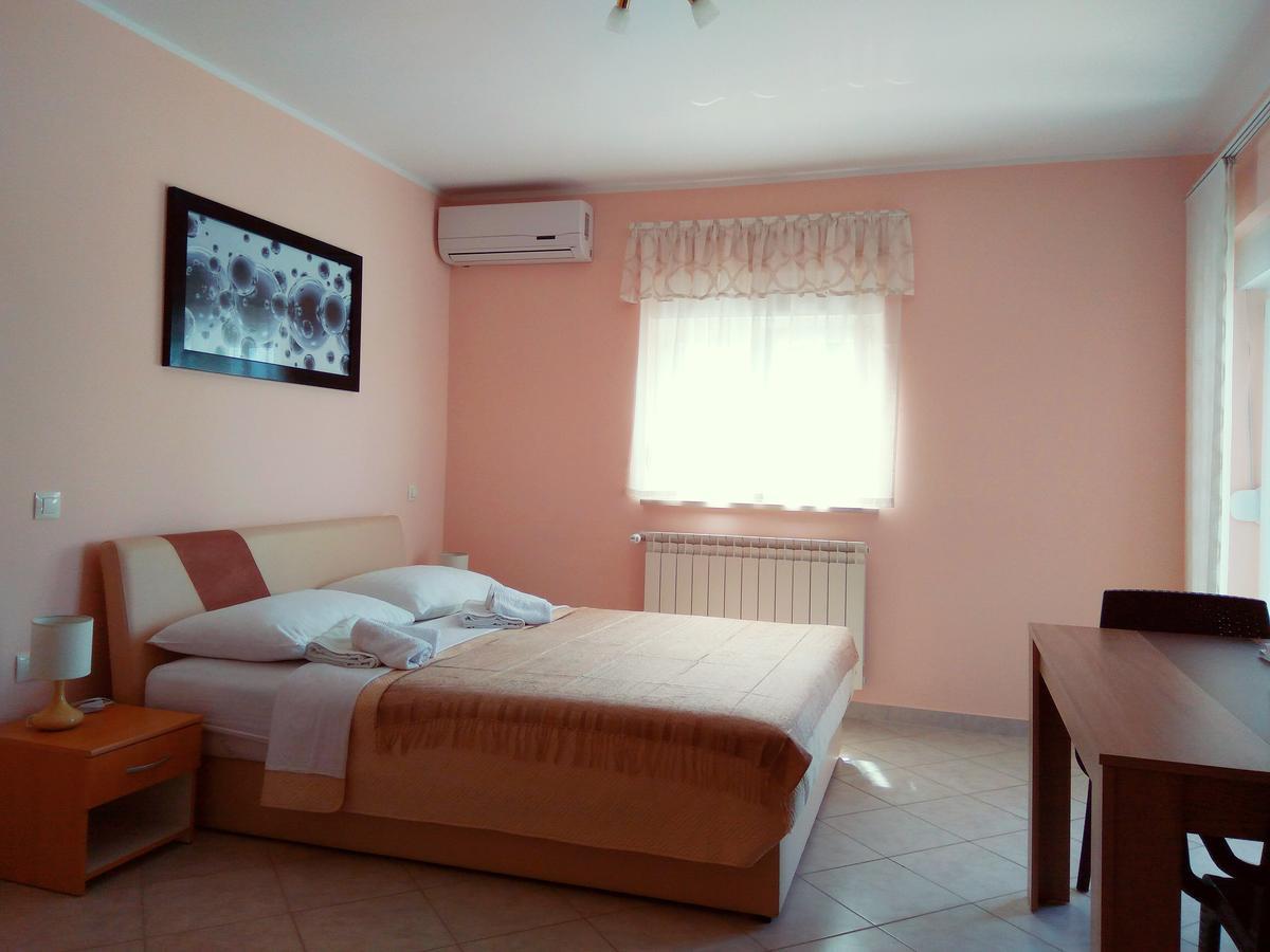 Aparthotel Viola Pjescana Uvala Zewnętrze zdjęcie