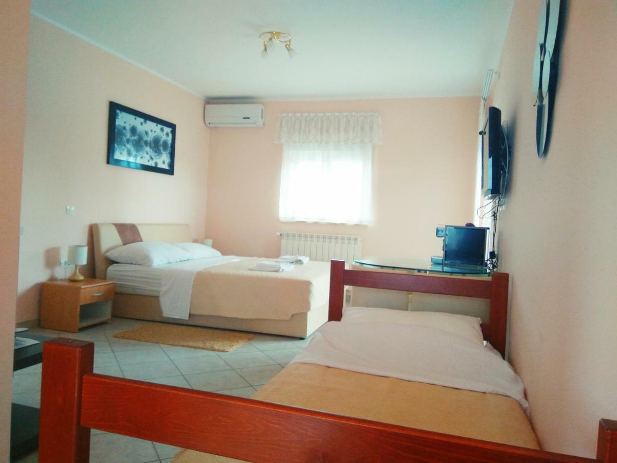 Aparthotel Viola Pjescana Uvala Zewnętrze zdjęcie